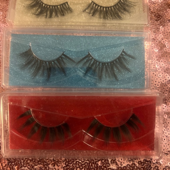 Lashes - Picture 16 of 16